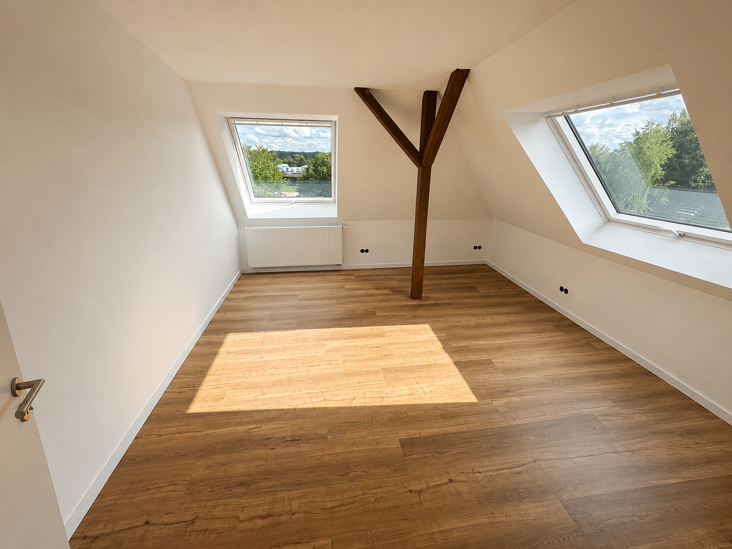 Hochwertiger Erstbezug im Dachgeschoss mit Einbauküche - ca. 95 m² - mit Stellplatz in ruhiger Lage – 8371 Glauchau – Vorschaubild 13