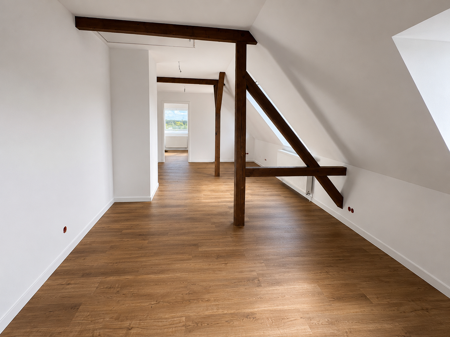 Hochwertiger Erstbezug im Dachgeschoss mit Einbauküche - ca. 95 m² - mit Stellplatz in ruhiger Lage – 8371 Glauchau – Vorschaubild 9