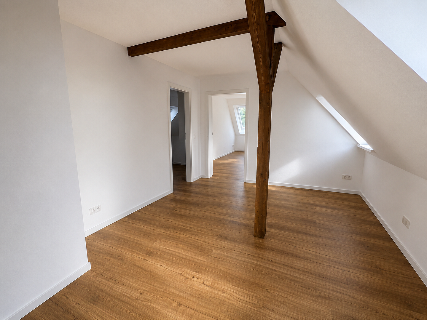 Hochwertiger Erstbezug im Dachgeschoss mit Einbauküche - ca. 95 m² - mit Stellplatz in ruhiger Lage – 8371 Glauchau – Vorschaubild 10