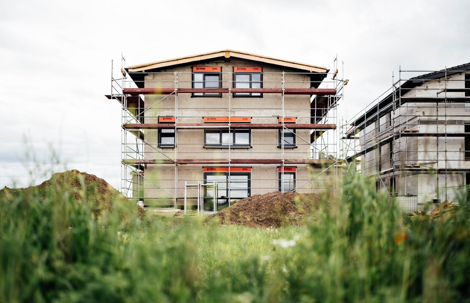 Exklusive Neubau-Doppelhaushälfte in Feldrandlage – modernes Wohnen in Niederzier