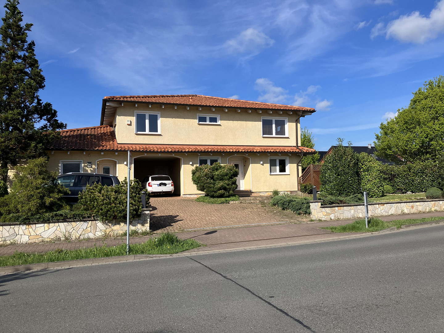 236 m² Wohnfläche + Einliegerwohnung, 735 m² Grundstück – großzügiges Zuhause in Wolfsburg-Kästorf – 38448 Kästorf – Vorschaubild 2