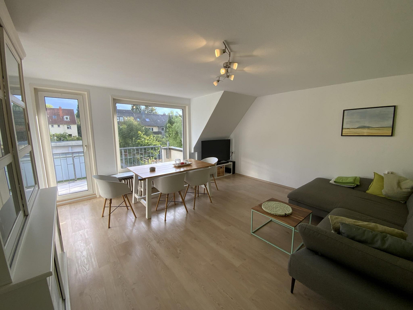 Traumhafte sonnige 3 Zi-Whg.,gr. Südbalkon, renov, in bester zentraler Lage – 31785 Hameln – Vorschaubild 4