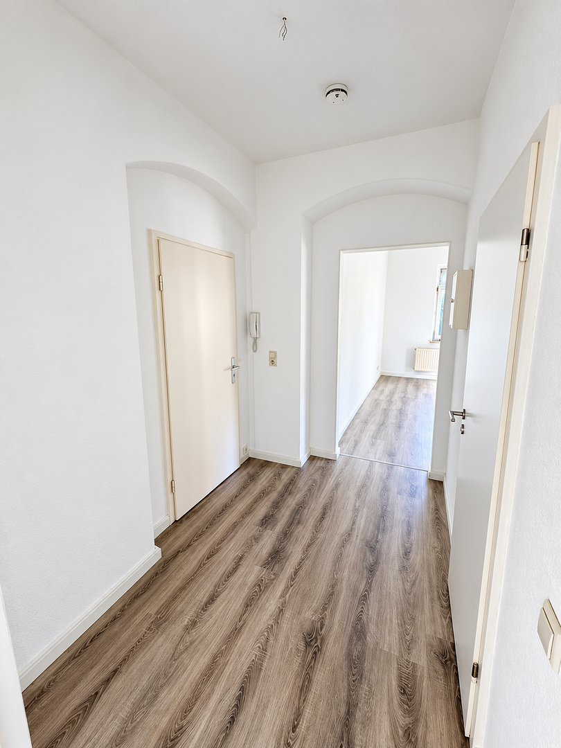 Helle 2-Zimmer-Altbauwohnung mit modernem Bad – Wanne & Dusche – 1705 Freital – Vorschaubild 7