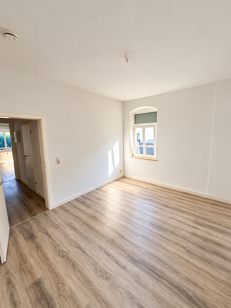 Helle 2-Zimmer-Altbauwohnung mit modernem Bad – Wanne & Dusche – 1705 Freital – Vorschaubild 5