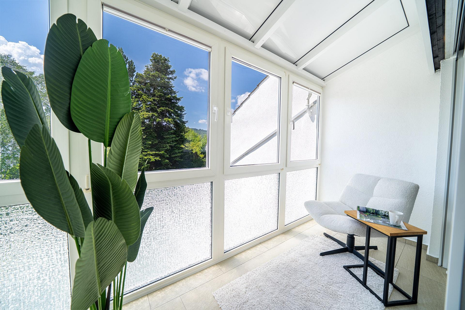 Außergewöhnliches Architektenhaus – hochwertig modernisiert mit Wintergarten & Tiefgarage – 61267 Neu-Anspach – Vorschaubild 2