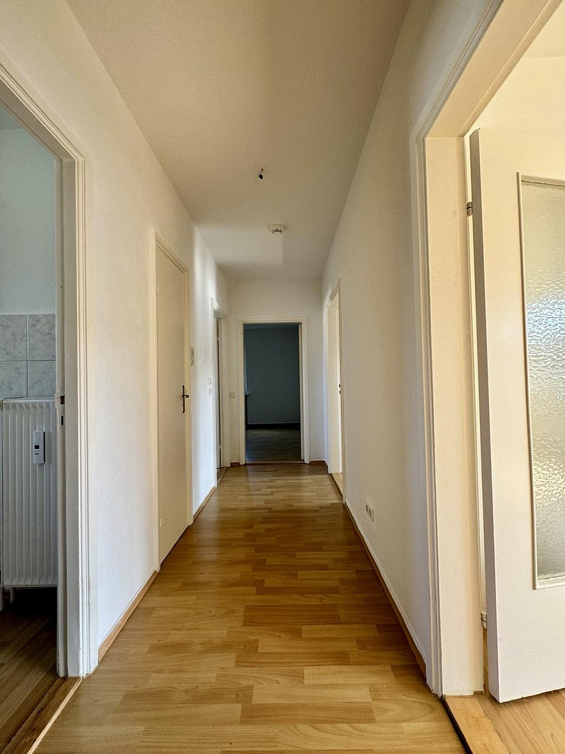 3 Zimmer mit Balkon und Stellplatz – 23730 Neustadt in Holstein – Vorschaubild 3