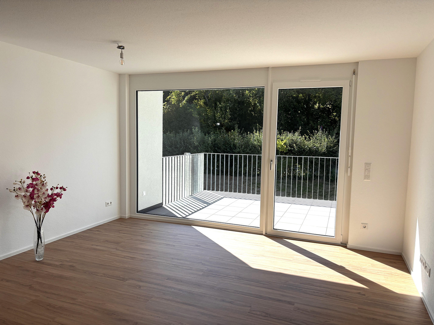 Moderne 2-Zimmer-Neubau-Wohnung mit Küche, Balkon und 2 Stellplätzen in Nürtingen-Oberensingen – 72622 Nürtingen-Oberensingen(Oberensingen) – Vorschaubild 5