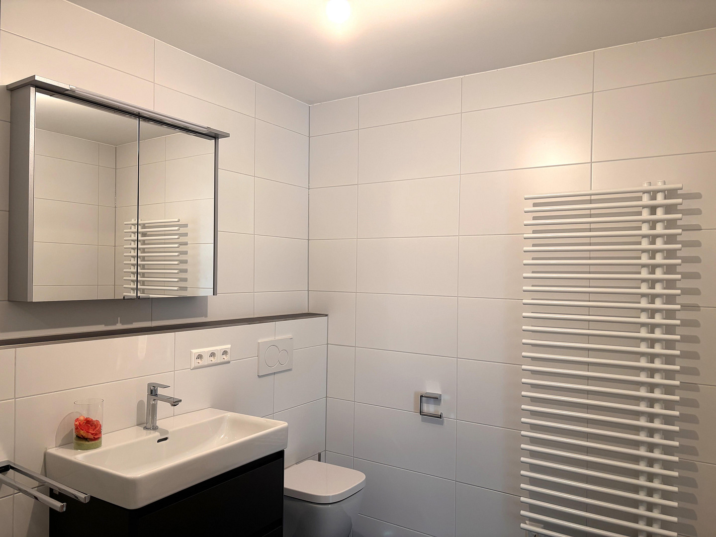 Moderne 2-Zimmer-Neubau-Wohnung mit Küche, Balkon und 2 Stellplätzen in Nürtingen-Oberensingen – 72622 Nürtingen-Oberensingen(Oberensingen) – Vorschaubild 9