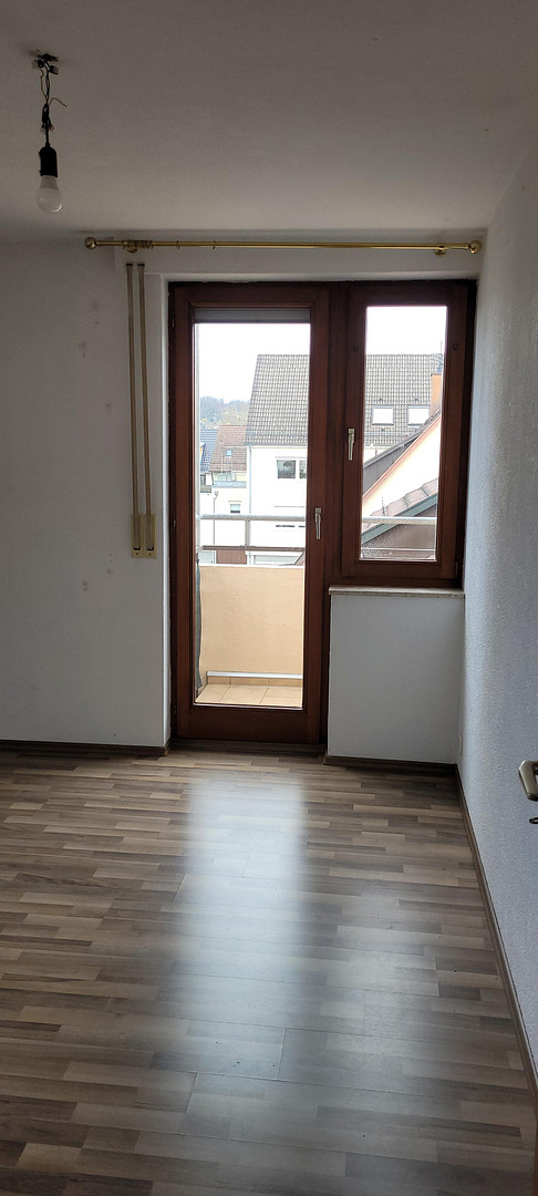 3-Zimmer-DG Wohnung mit Balkon & Garage in Stuttgart-Weilimdorf – 70499 Stuttgart(Weilimdorf) – Vorschaubild 6