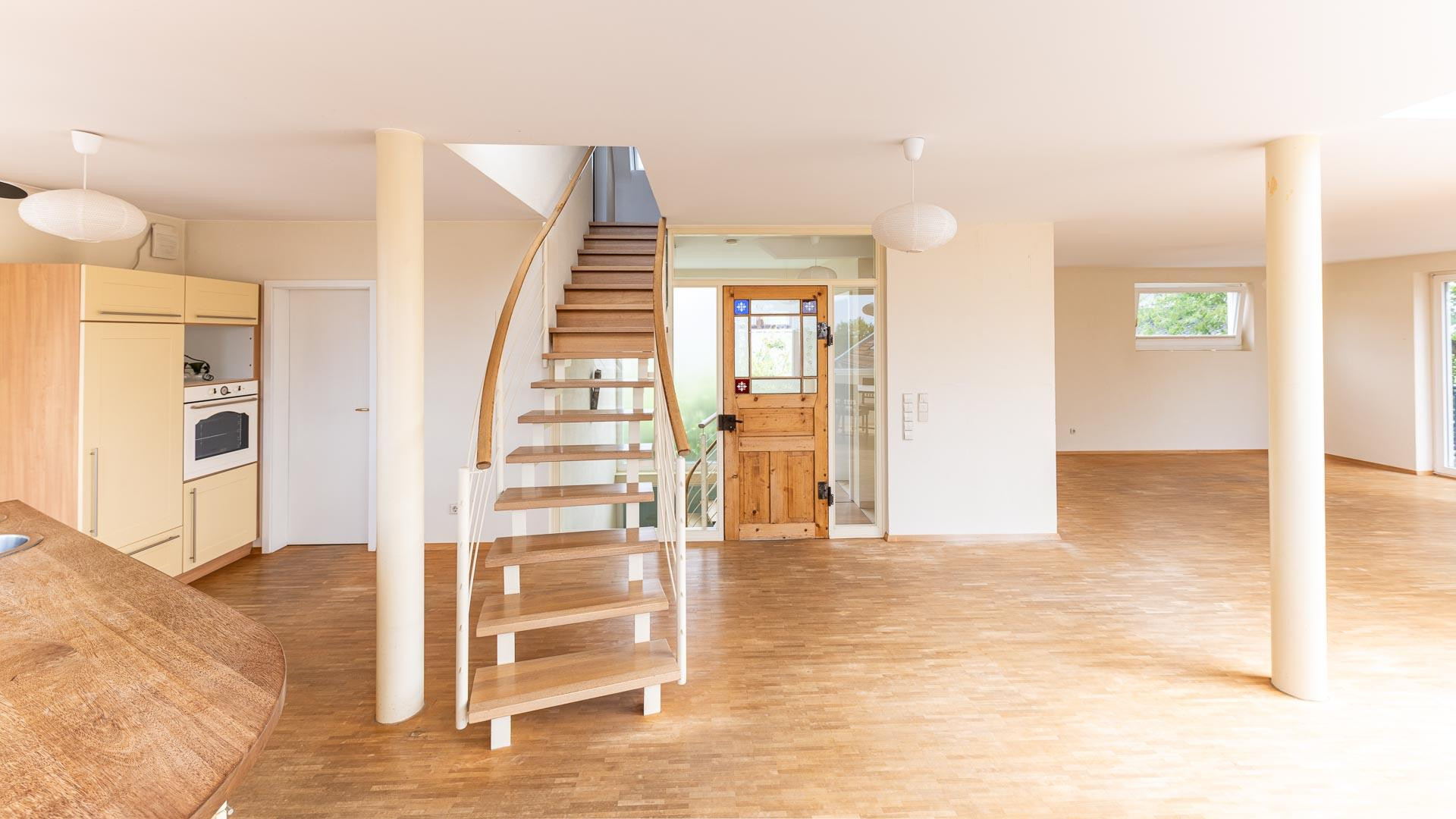 Wohnen mit Weitblick –  Gepflegtes Zweifamilienhaus mit parkähnlichem Südgarten und Panoramablick – 76684 Östringen – Vorschaubild 10