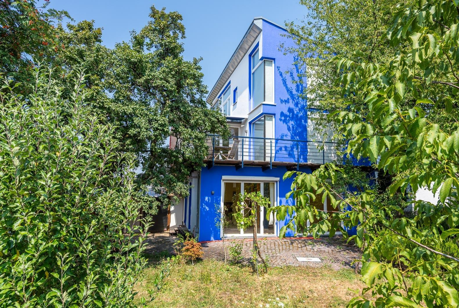 Wohnen mit Weitblick –  Gepflegtes Zweifamilienhaus mit parkähnlichem Südgarten und Panoramablick – 76684 Östringen – Vorschaubild 2
