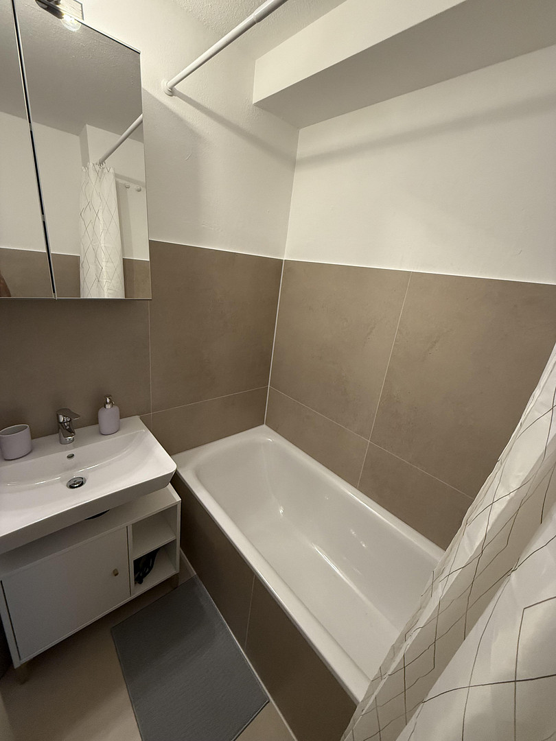 Stilvolle 1-Zimmer-Wohnung mit gehobener Innenausstattung mit Balkon und EBK in München Berg am Laim – 81673 München(Berg am Laim) – Vorschaubild 7