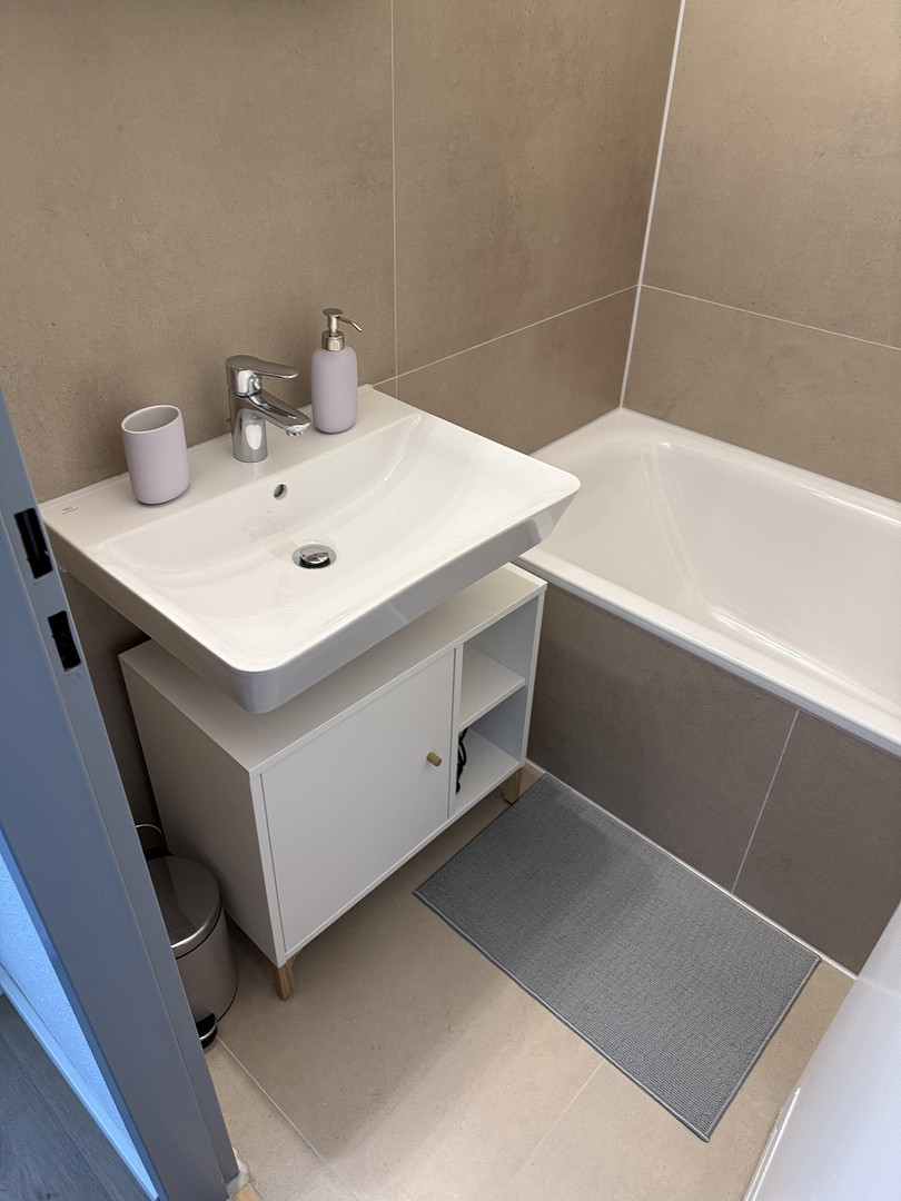 Stilvolle 1-Zimmer-Wohnung mit gehobener Innenausstattung mit Balkon und EBK in München Berg am Laim – 81673 München(Berg am Laim) – Vorschaubild 3