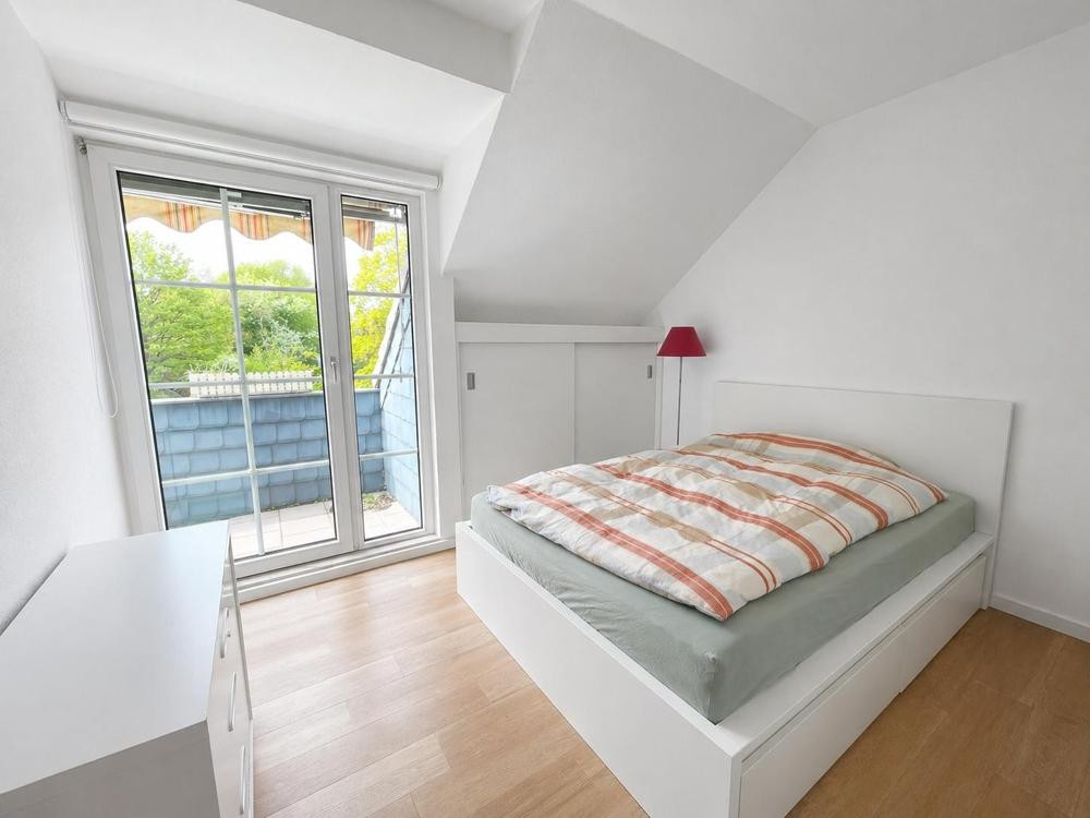 Helle 2-Zimmer-Dachgeschosswohnung mit Balkon und Einzelgarage in ruhiger Lage von Hamburg-Bramfeld – 22179 Hamburg(Bramfeld) – Vorschaubild 3
