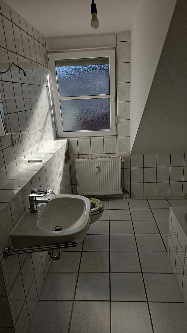 Helle 2-Zimmer-Dachgeschosswohnung mit Loggia & Tiefgarage – 68623 Lampertheim – Vorschaubild 10