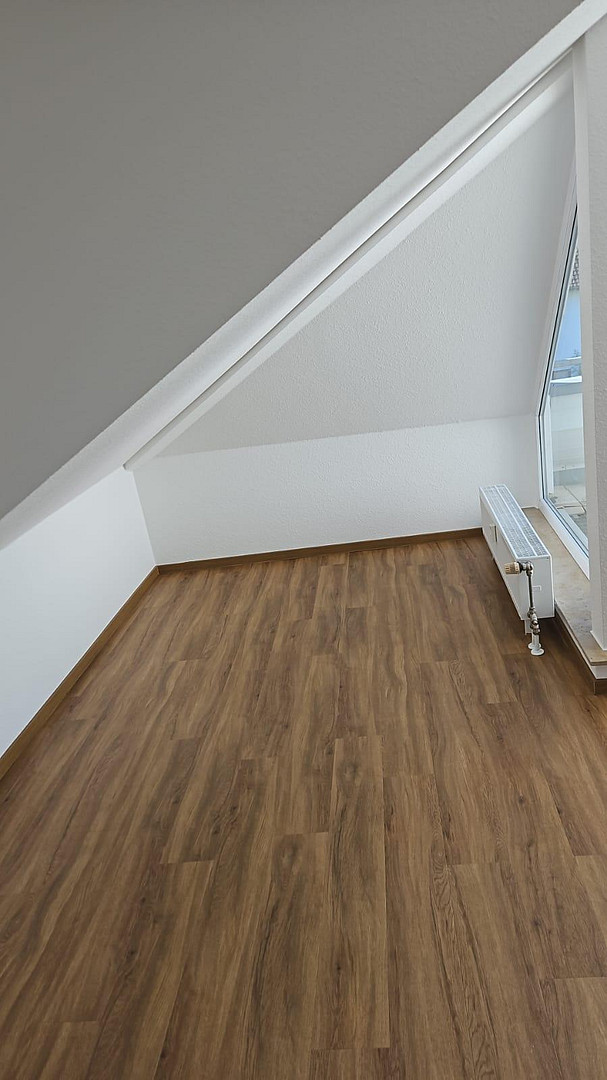 Helle 2-Zimmer-Dachgeschosswohnung mit Loggia & Tiefgarage – 68623 Lampertheim – Vorschaubild 4