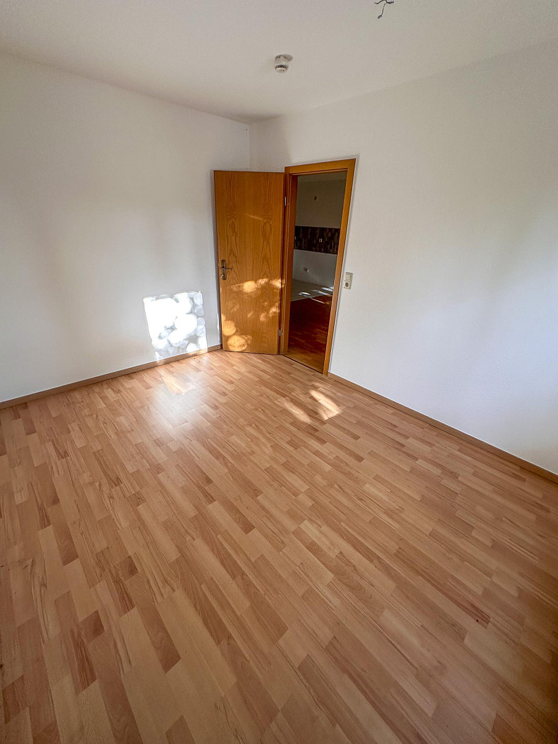 Gemütliche 2-Zimmer-Erdgeschosswohnung mit eigener Terrasse, Wannenbad & TG-Stellplatz in Landsberg – 6188 Landsberg (im Ortsteil Gütz)(Gütz) – Vorschaubild 6