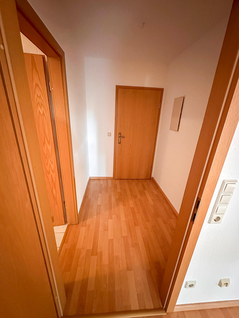 Gemütliche 2-Zimmer-Erdgeschosswohnung mit eigener Terrasse, Wannenbad & TG-Stellplatz in Landsberg – 6188 Landsberg (im Ortsteil Gütz)(Gütz) – Vorschaubild 7