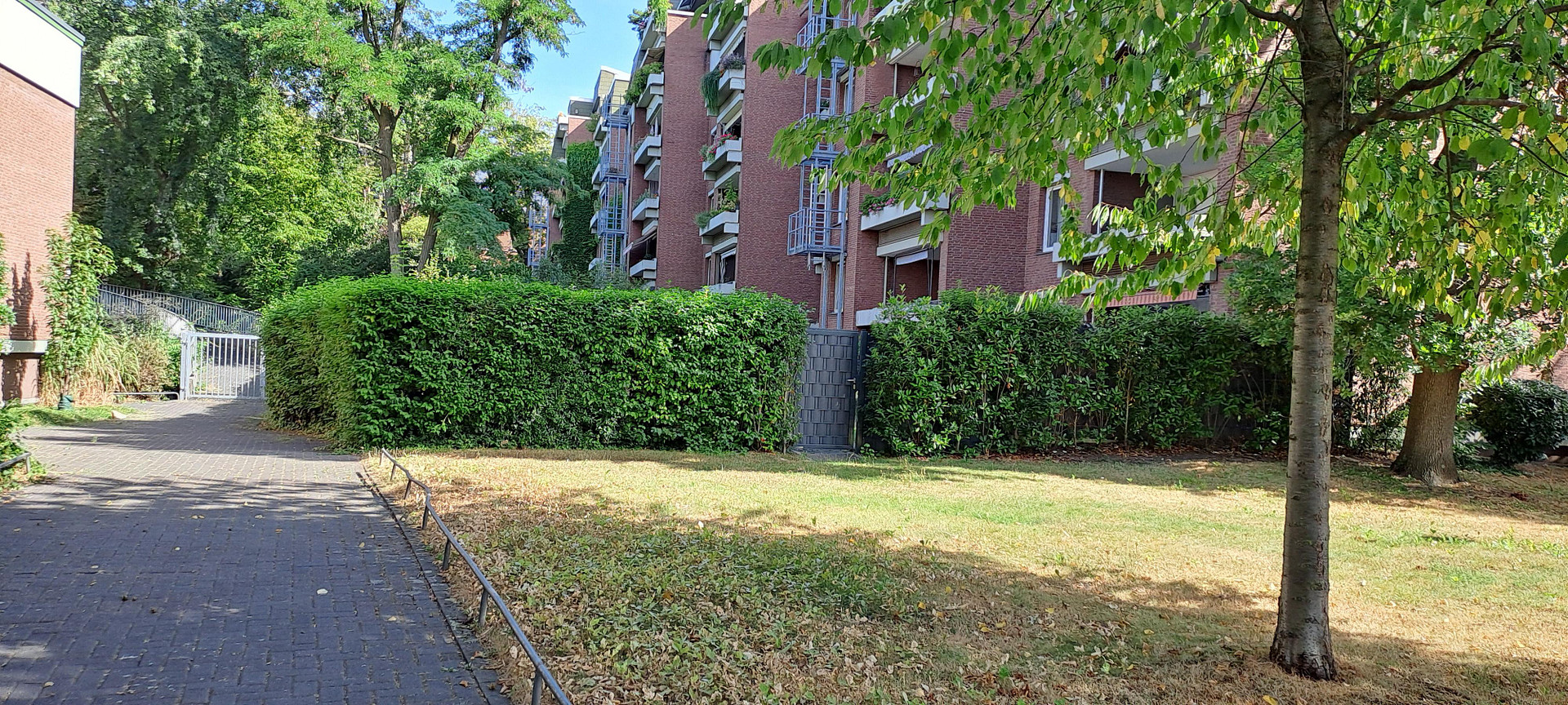 Bezugsfreie zentrale 2 Zimmerwohnung im Grünen – 50735 Niehl – Vorschaubild 11