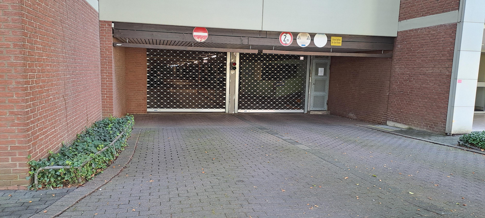 Bezugsfreie zentrale 2 Zimmerwohnung im Grünen – 50735 Niehl – Vorschaubild 13