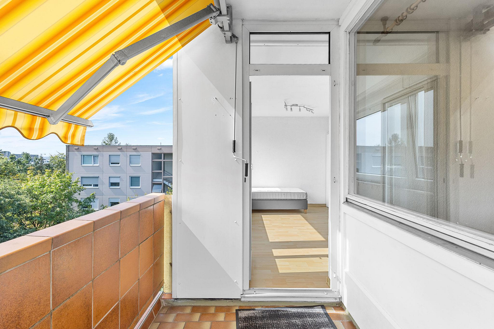 Großzügige 5-Zimmer-Wohnung mit Balkon, Garage – 93057 Regensburg(Reinhausen) – Vorschaubild 8
