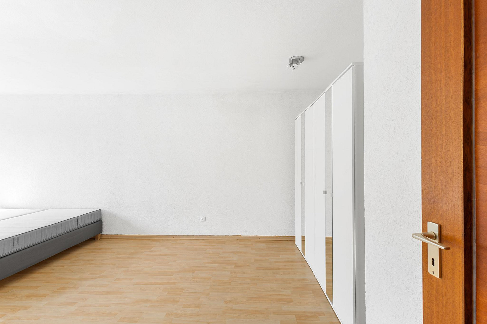 Großzügige 5-Zimmer-Wohnung mit Balkon, Garage – 93057 Regensburg(Reinhausen) – Vorschaubild 32