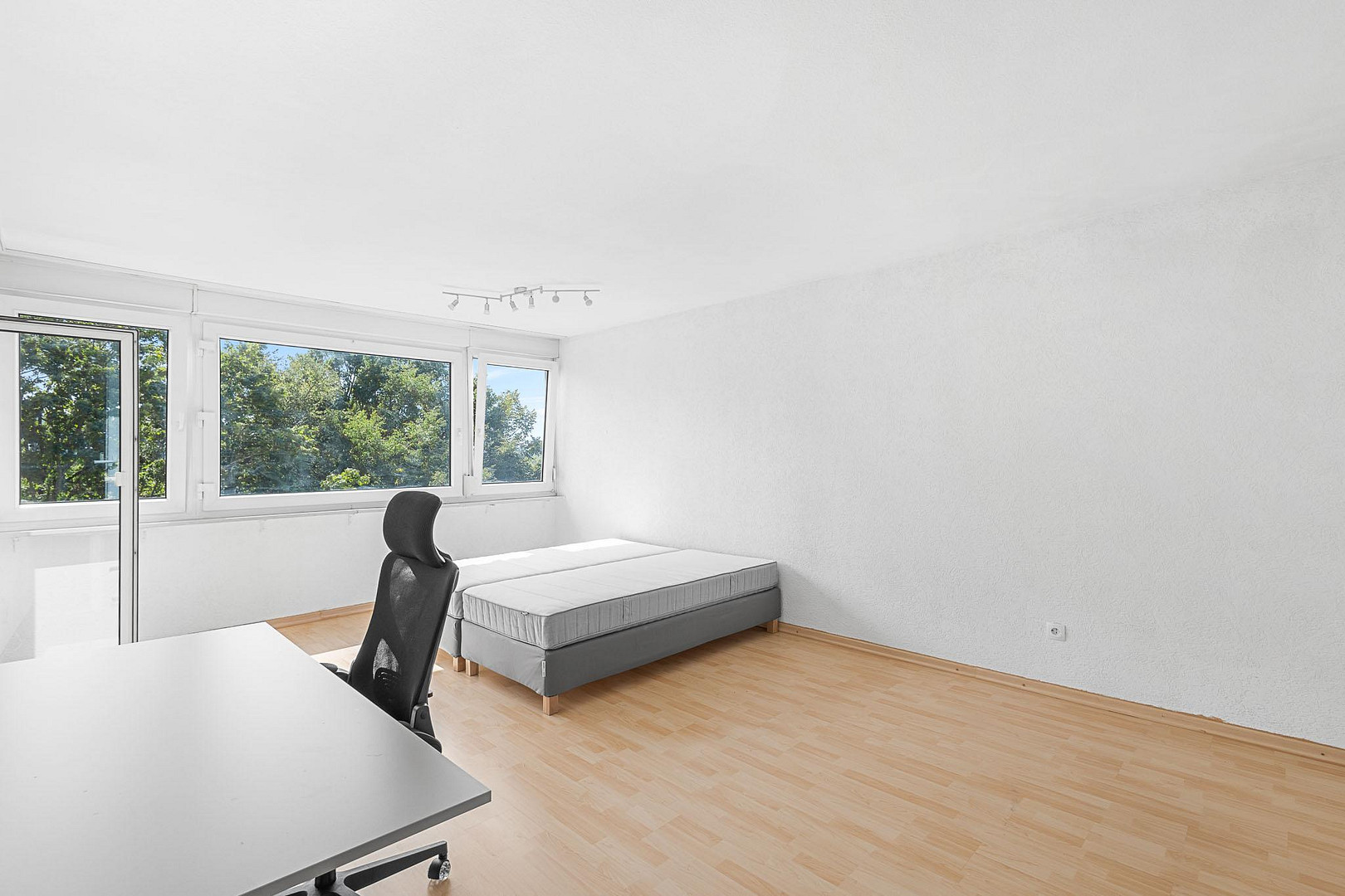 Großzügige 5-Zimmer-Wohnung mit Balkon, Garage – 93057 Regensburg(Reinhausen) – Vorschaubild 31