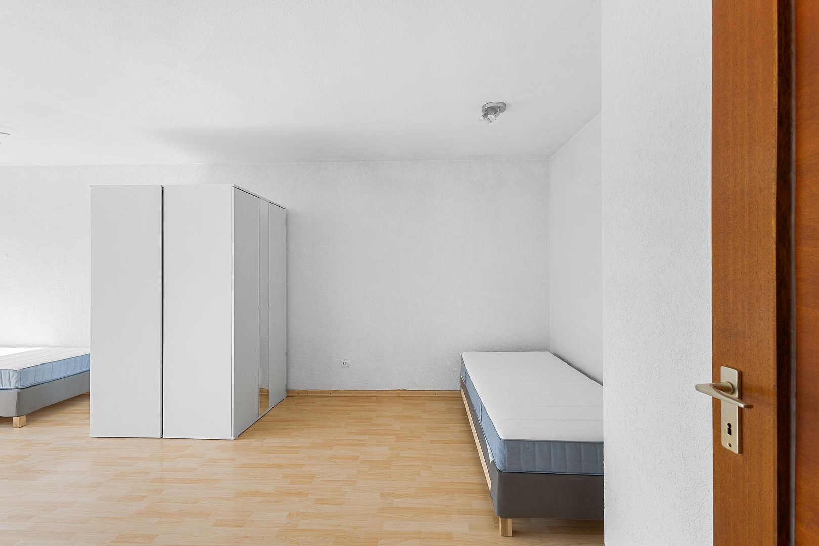 Großzügige 5-Zimmer-Wohnung mit Balkon, Garage – 93057 Regensburg(Reinhausen) – Vorschaubild 3