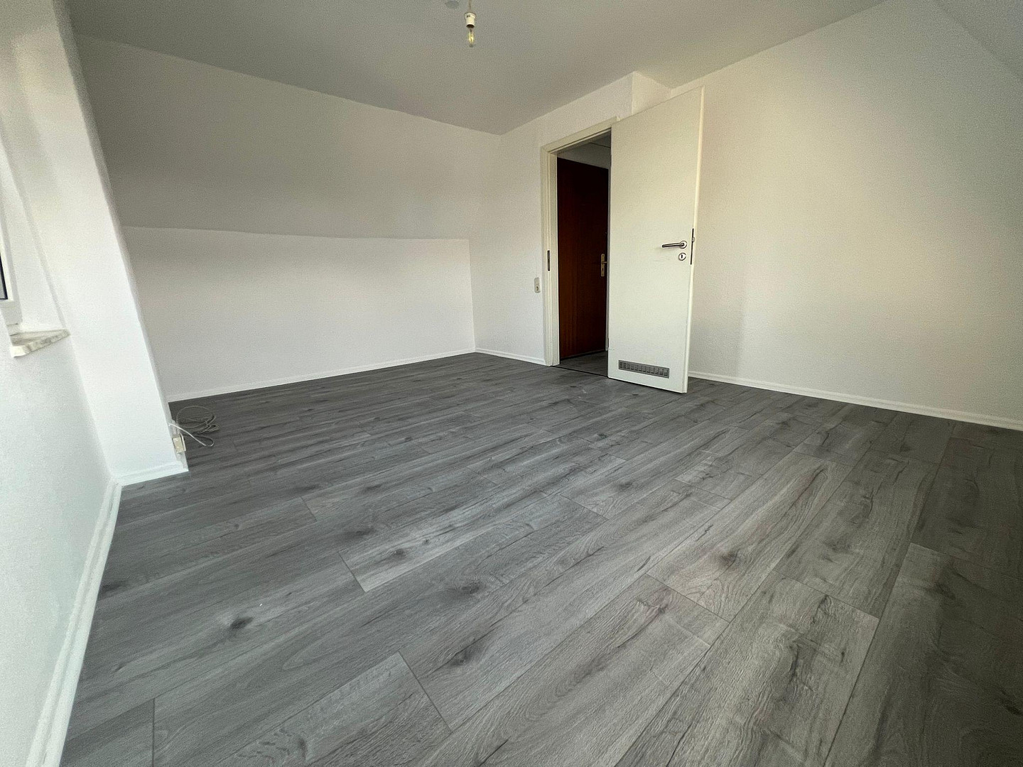 Frisch modernisierte 2,5-Zimmer-Dachgeschosswohnung in Dortmund-Brackel – sofort bezugsfrei – 44309 Dortmund(Brackel) – Vorschaubild 4