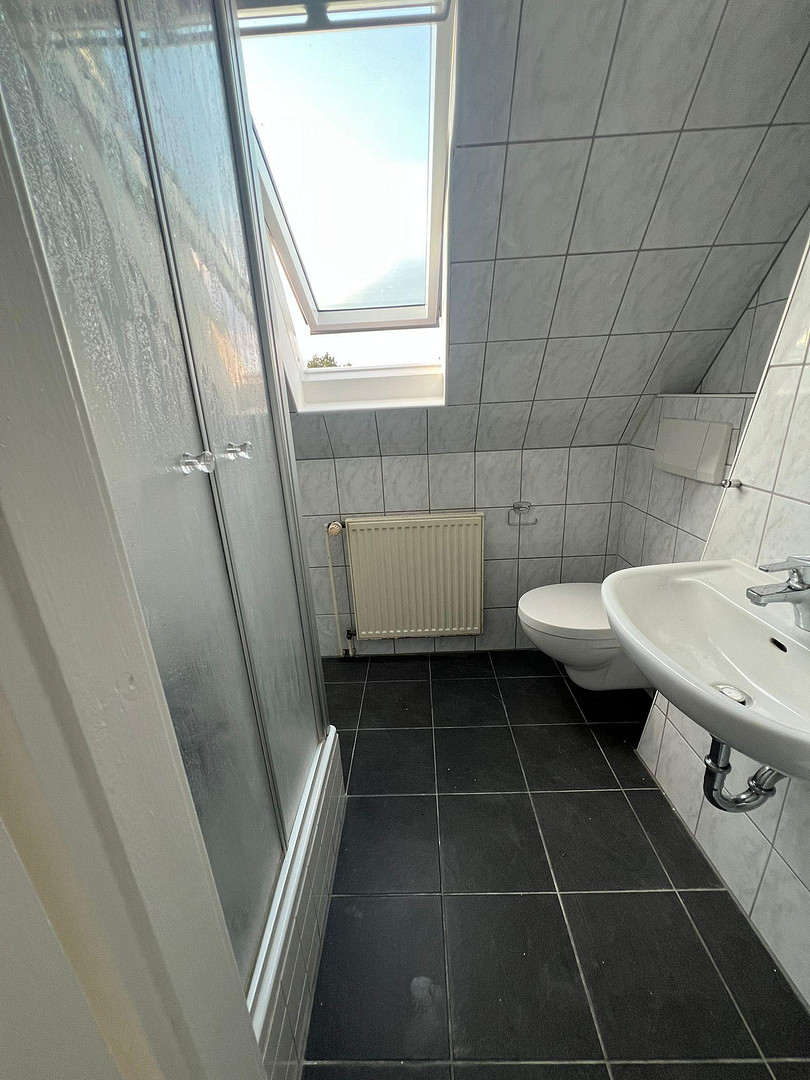 Frisch modernisierte 2,5-Zimmer-Dachgeschosswohnung in Dortmund-Brackel – sofort bezugsfrei – 44309 Dortmund(Brackel) – Vorschaubild 12