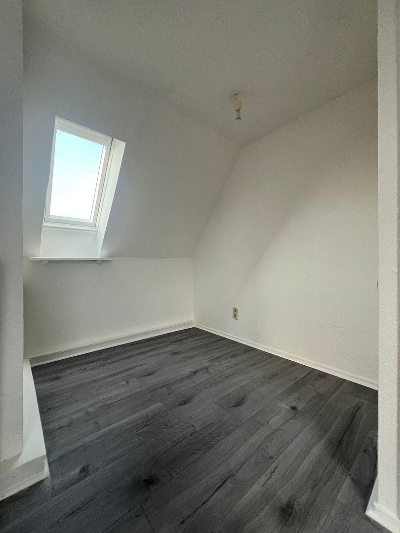 Frisch modernisierte 2,5-Zimmer-Dachgeschosswohnung in Dortmund-Brackel – sofort bezugsfrei – 44309 Dortmund(Brackel) – Vorschaubild 6