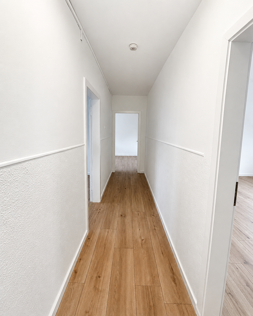 Frisch renovierte 4-Zimmer-Dachgeschosswohnung in zentraler Lage von Remscheid – 42853 Remscheid – Vorschaubild 5