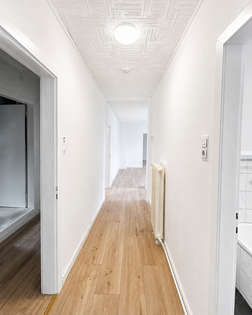 Frisch renovierte 4-Zimmer-Dachgeschosswohnung in zentraler Lage von Remscheid – 42853 Remscheid – Vorschaubild 2