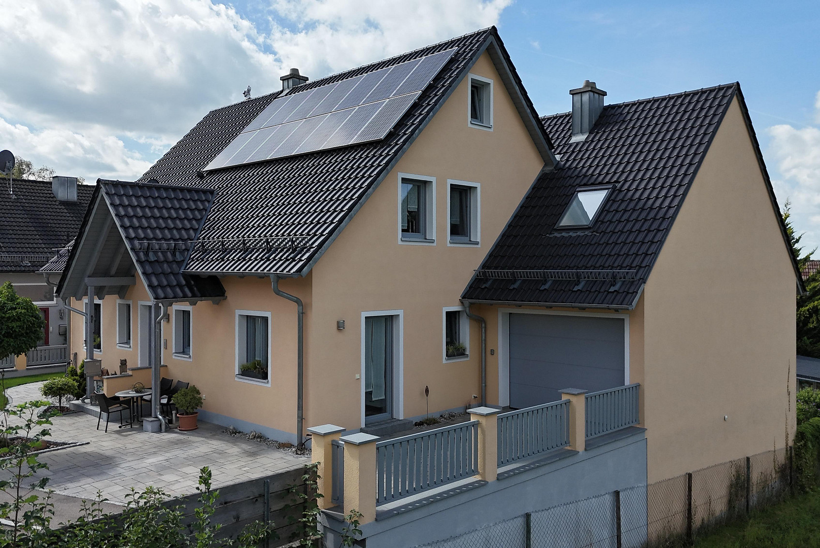 Außergewöhnliches Haus in ruhiger Lage am Waldrand. Unikat mit Pool, Whirlpool und Fernblick. – 86650 Wemding – Vorschaubild 3