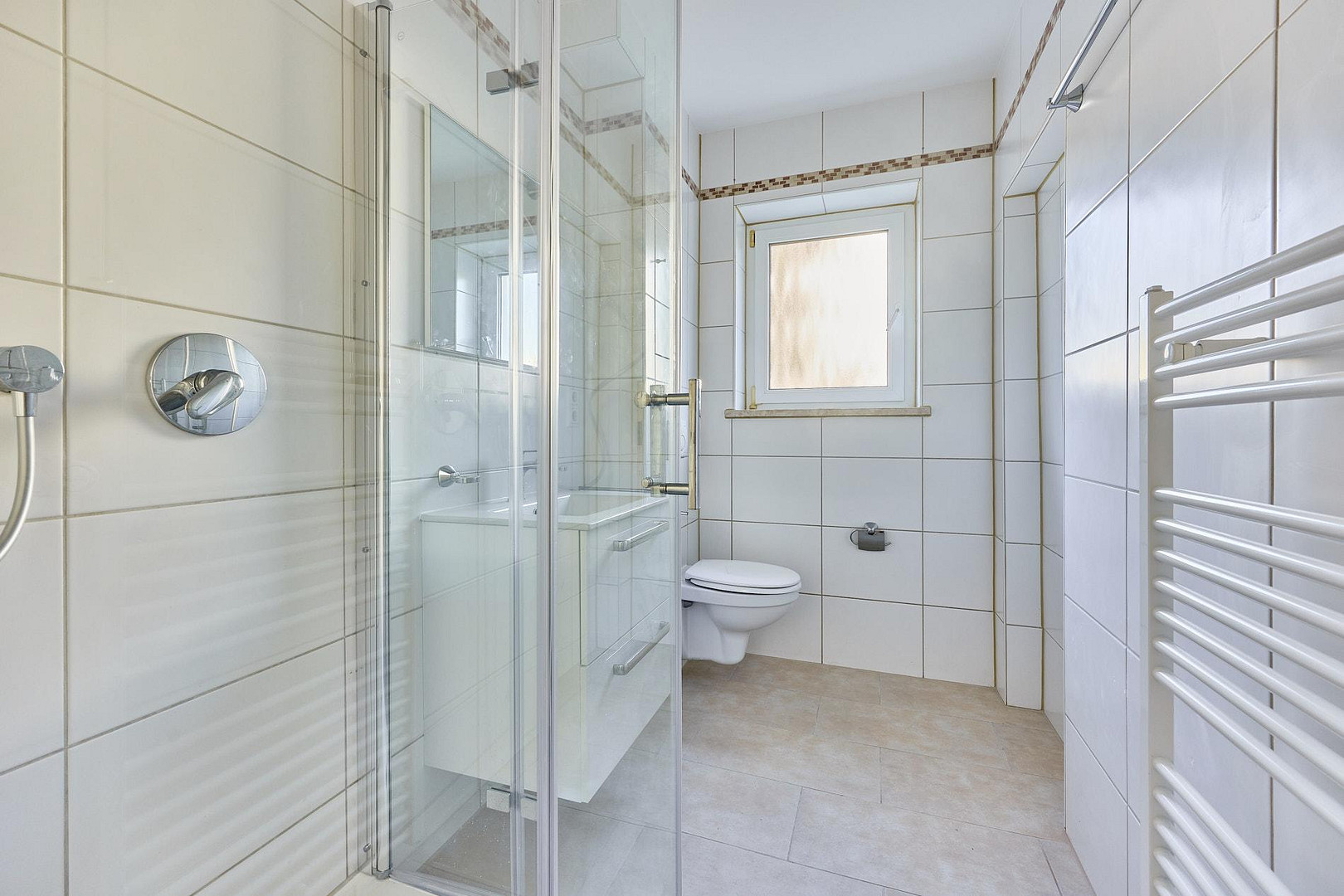 Eigennutz oder Mietgarantie mit 5,7% Rendite: Sanierte 3-Zimmer-Wohnung mit Balkon in ruhiger Lage – 65929 Frankfurt-Unterliederbach(Unterliederbach) – Vorschaubild 10