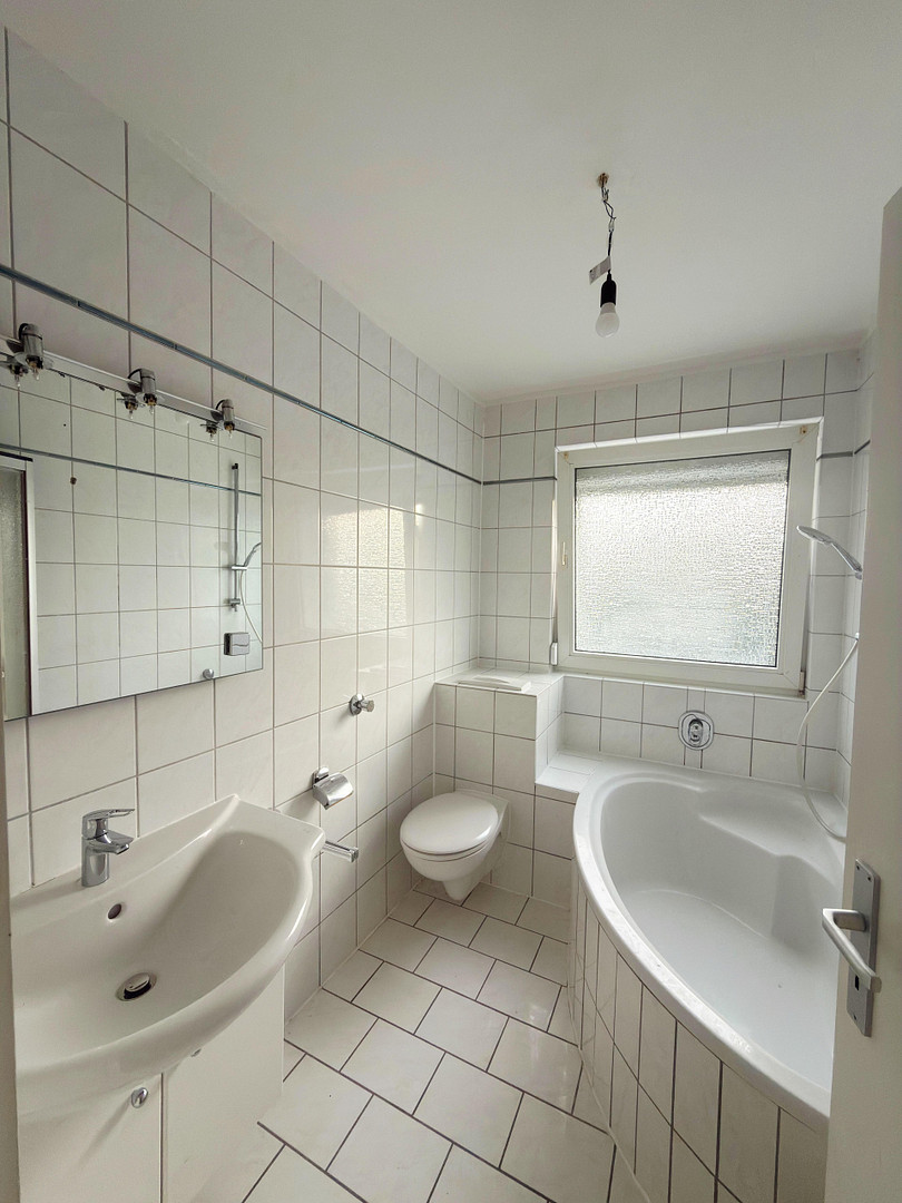 Gepflegte, helle 3,5-Zimmer-Wohnung mit Balkon, Aufzug & Grünblick am Gervinuspark – 45144 Essen(Frohnhausen) – Vorschaubild 17