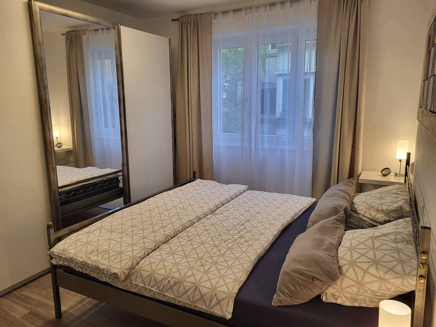 Vollmöblierte 2,5 ZW mit Balkon und Einbauküche in S-West – Foto 18