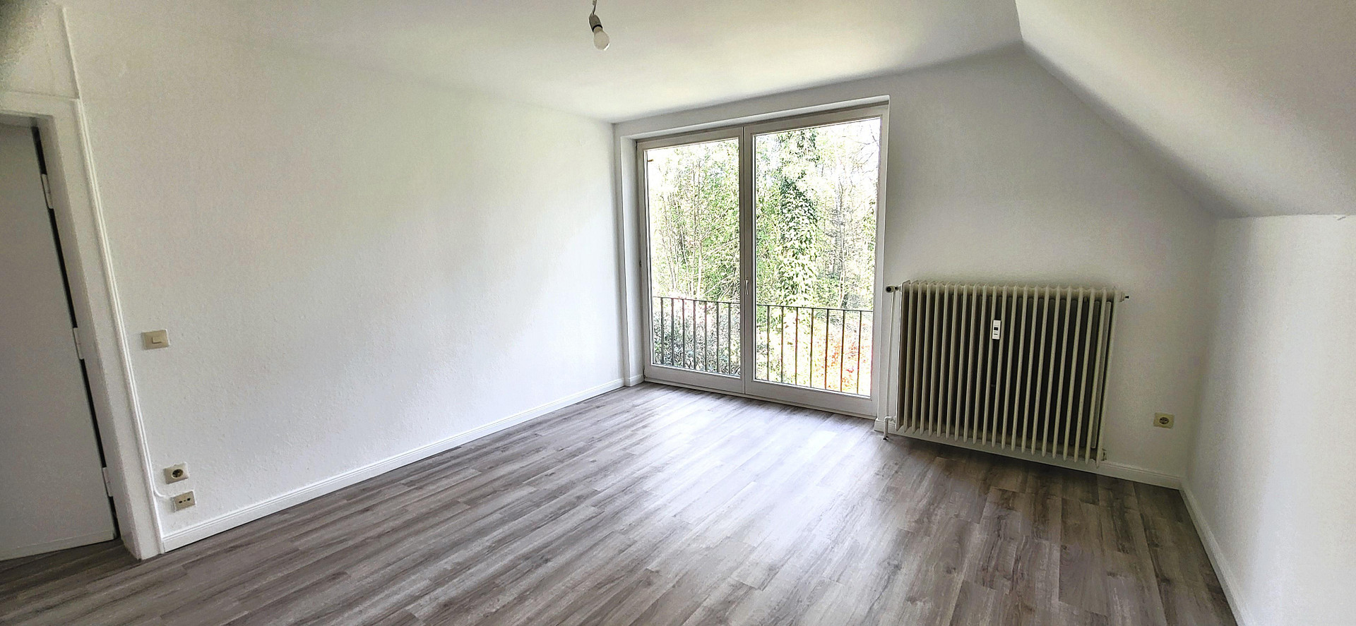 Große sonnige Dachgeschosswohnung - Ruhige Villenlage - Südloggia - ca. 20 Min. zum Hauptbahnhof – Foto 8