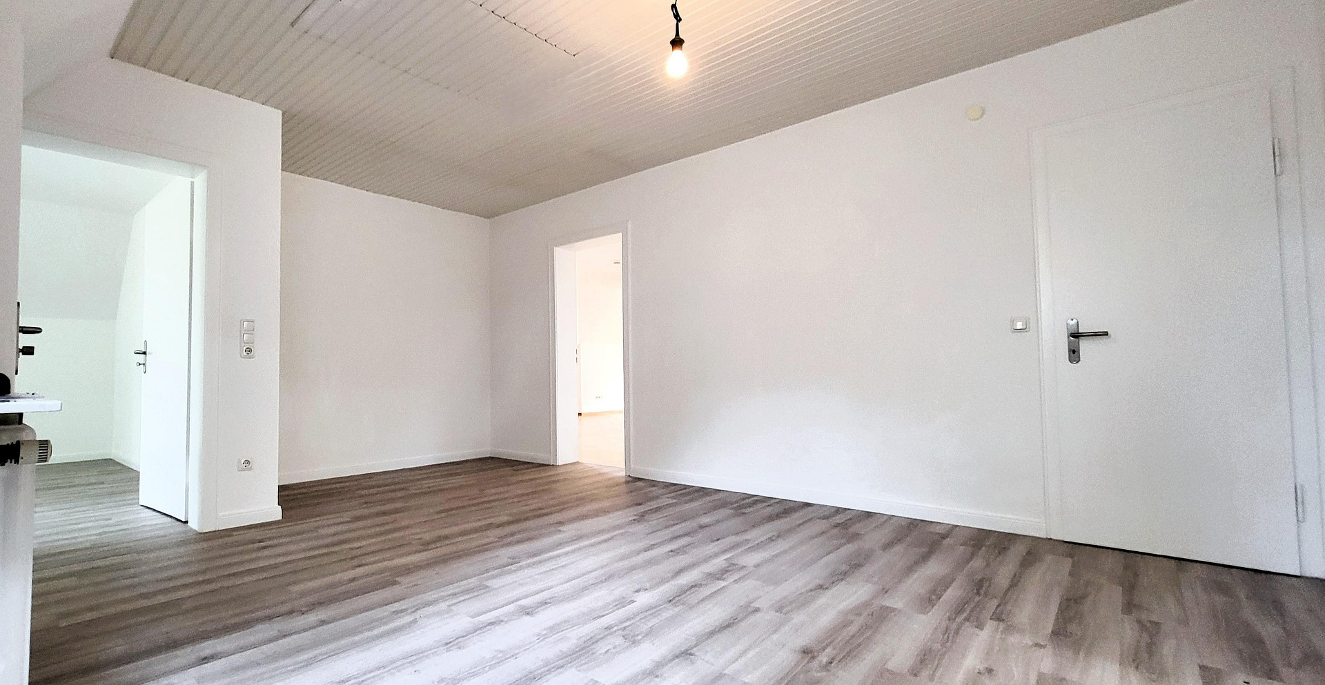 Große sonnige Dachgeschosswohnung - Ruhige Villenlage - Südloggia - ca. 20 Min. zum Hauptbahnhof – Foto 6
