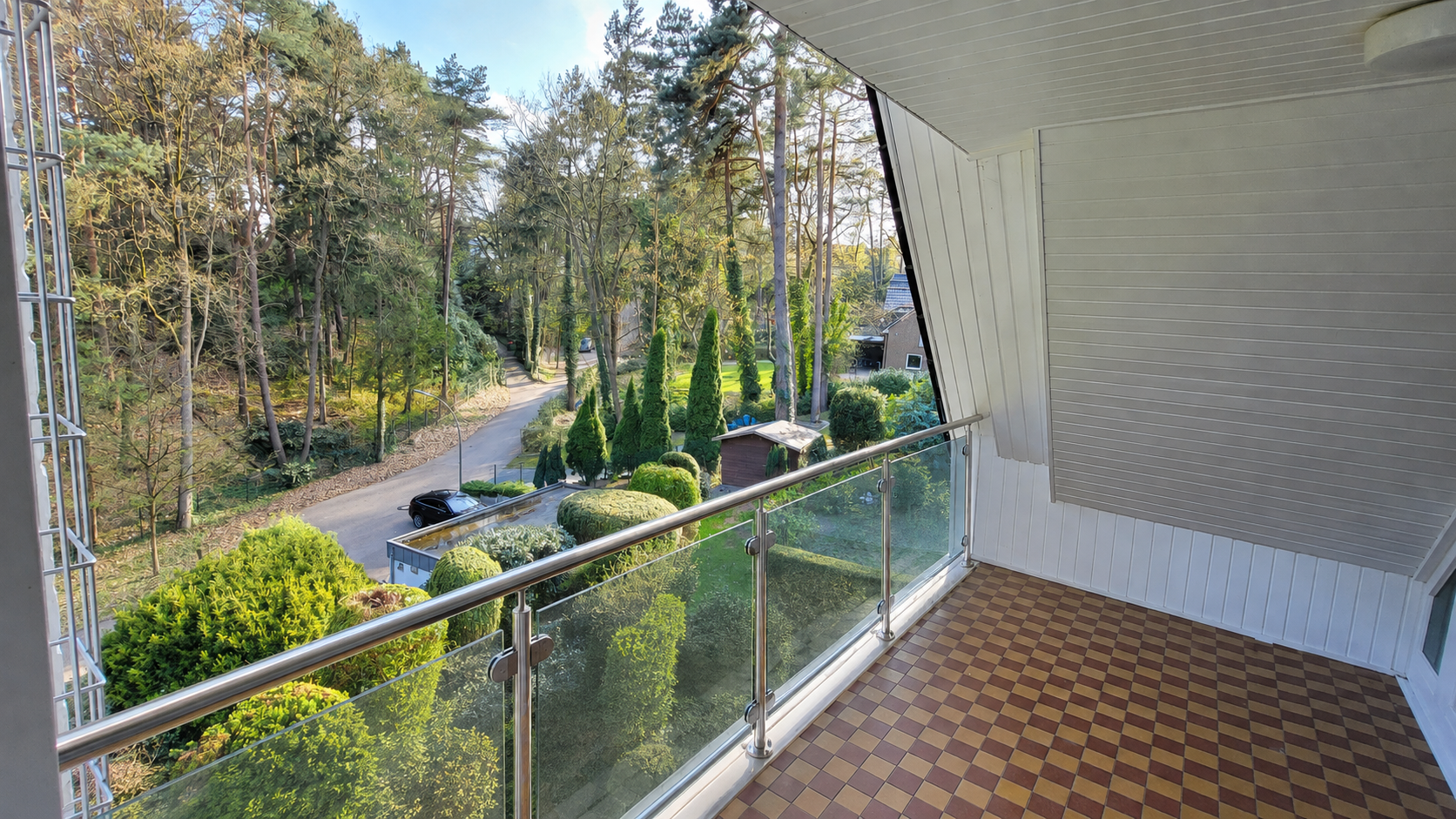 Große sonnige Dachgeschosswohnung - Ruhige Villenlage - Südloggia - ca. 20 Min. zum Hauptbahnhof – Foto 2