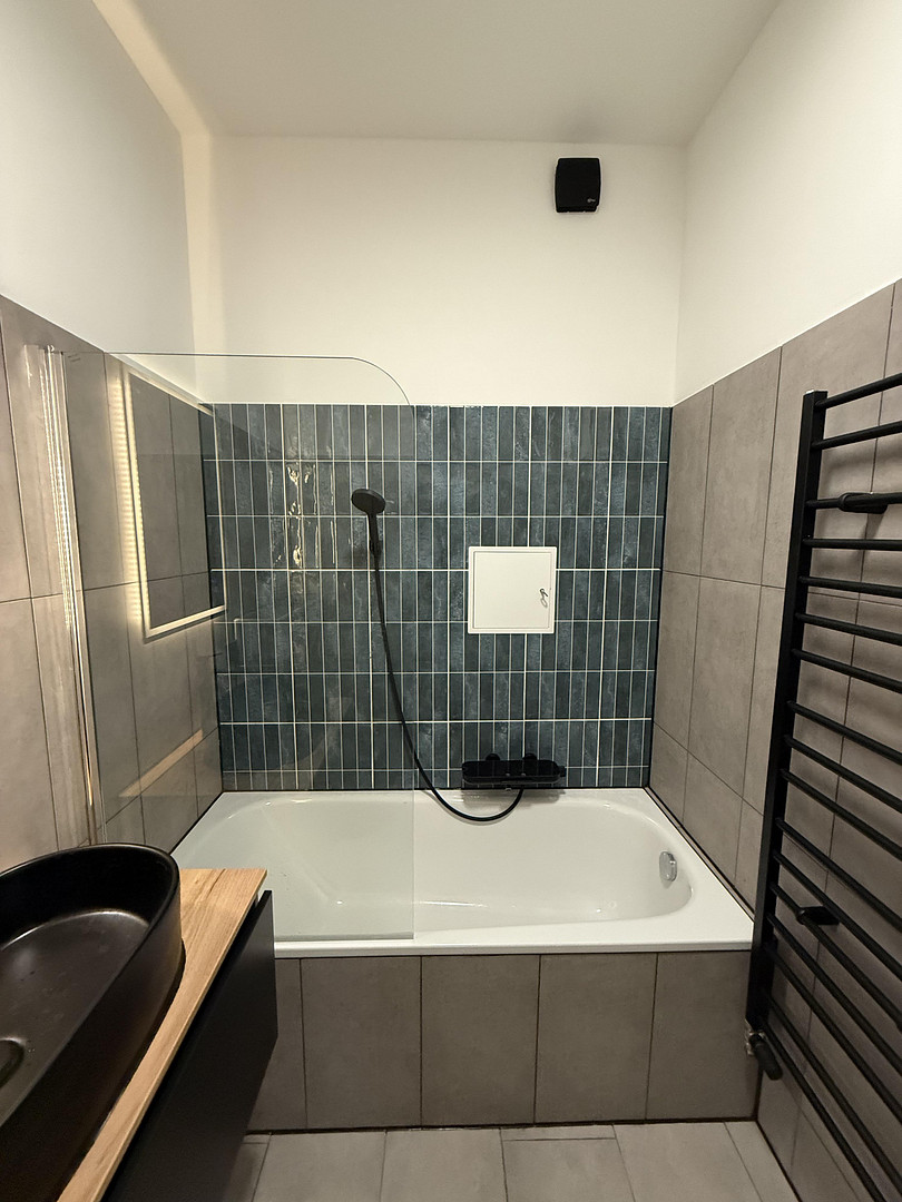 Erstbezug nach Sanierung: 2-Zimmer-Altbauwohnung mit Balkon, Aufzug & Einbauküche direkt am Dom – 39104 Magdeburg(Altstadt) – Vorschaubild 2