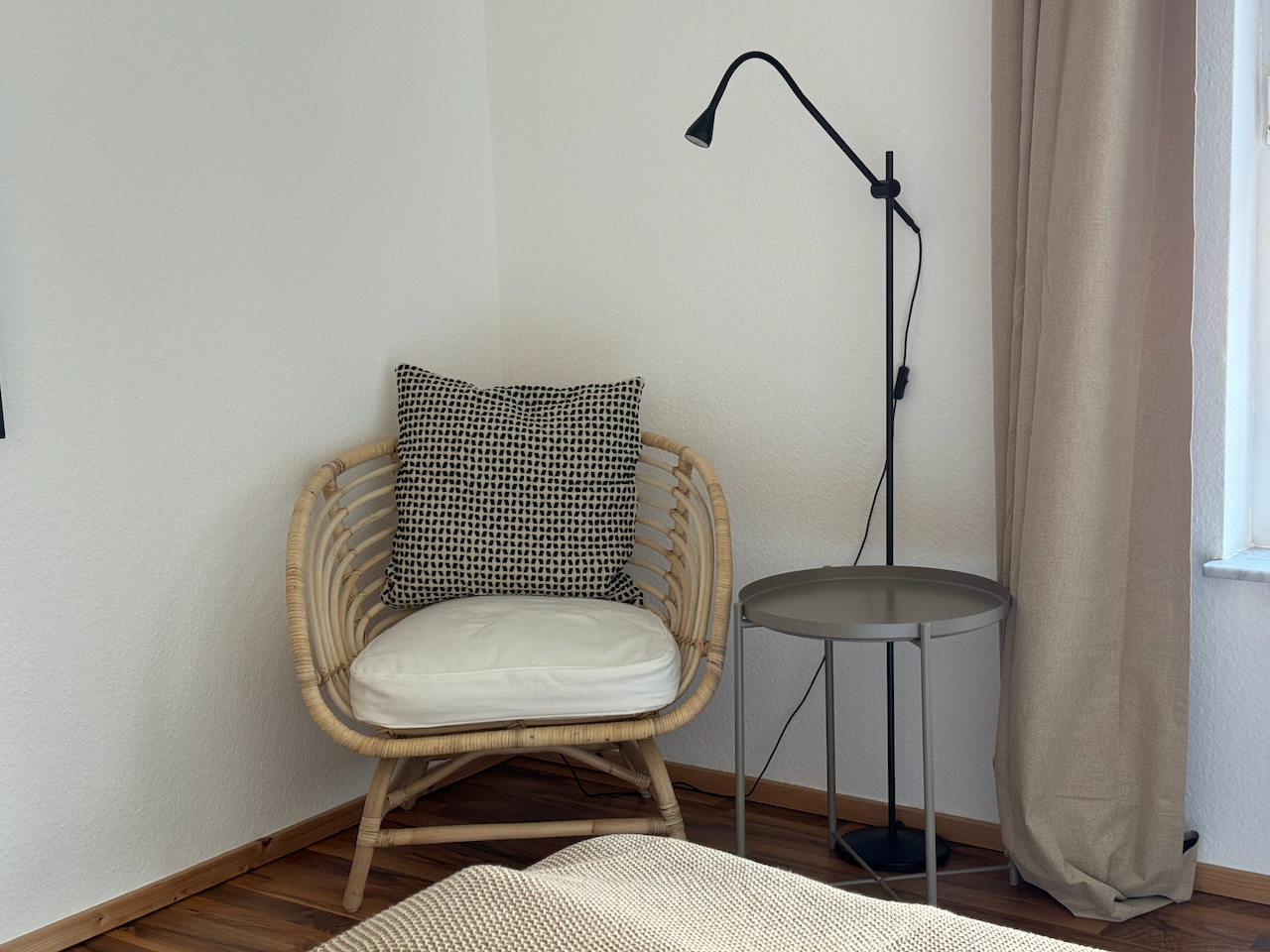 Möblierte 2-Zi.-Wohnung mit Balkon, Frankfurt-Niederursel – 1.950 € all-in, ab sofort – Foto 7