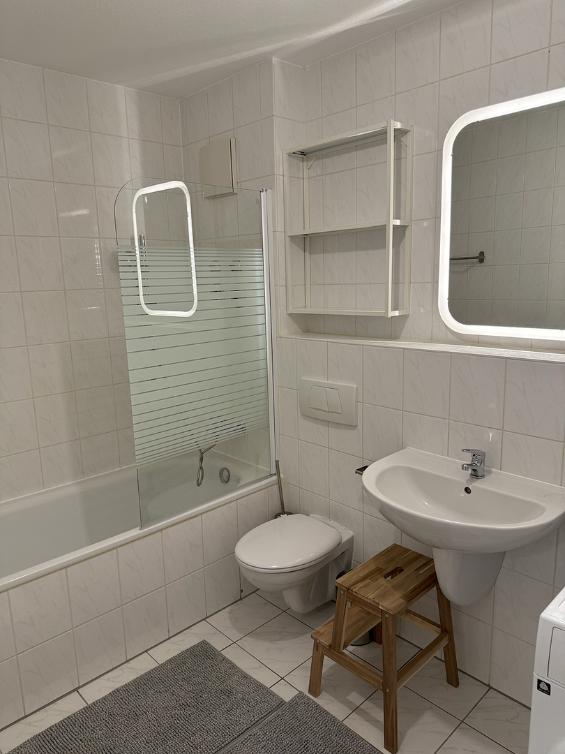 Möblierte 2-Zi.-Wohnung mit Balkon, Frankfurt-Niederursel – 1.950 € all-in, ab sofort – Foto 12