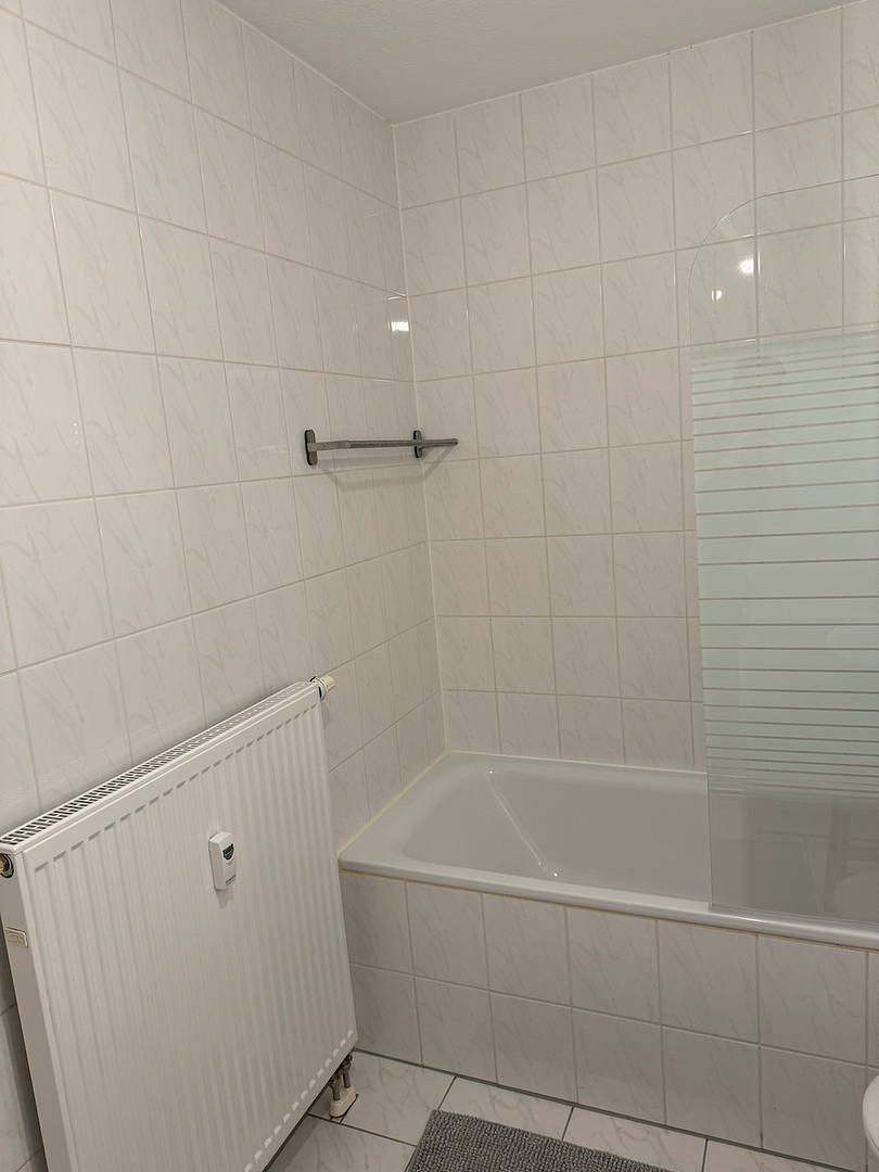 Möblierte 2-Zi.-Wohnung mit Balkon, Frankfurt-Niederursel – 1.950 € all-in, ab sofort – Foto 13