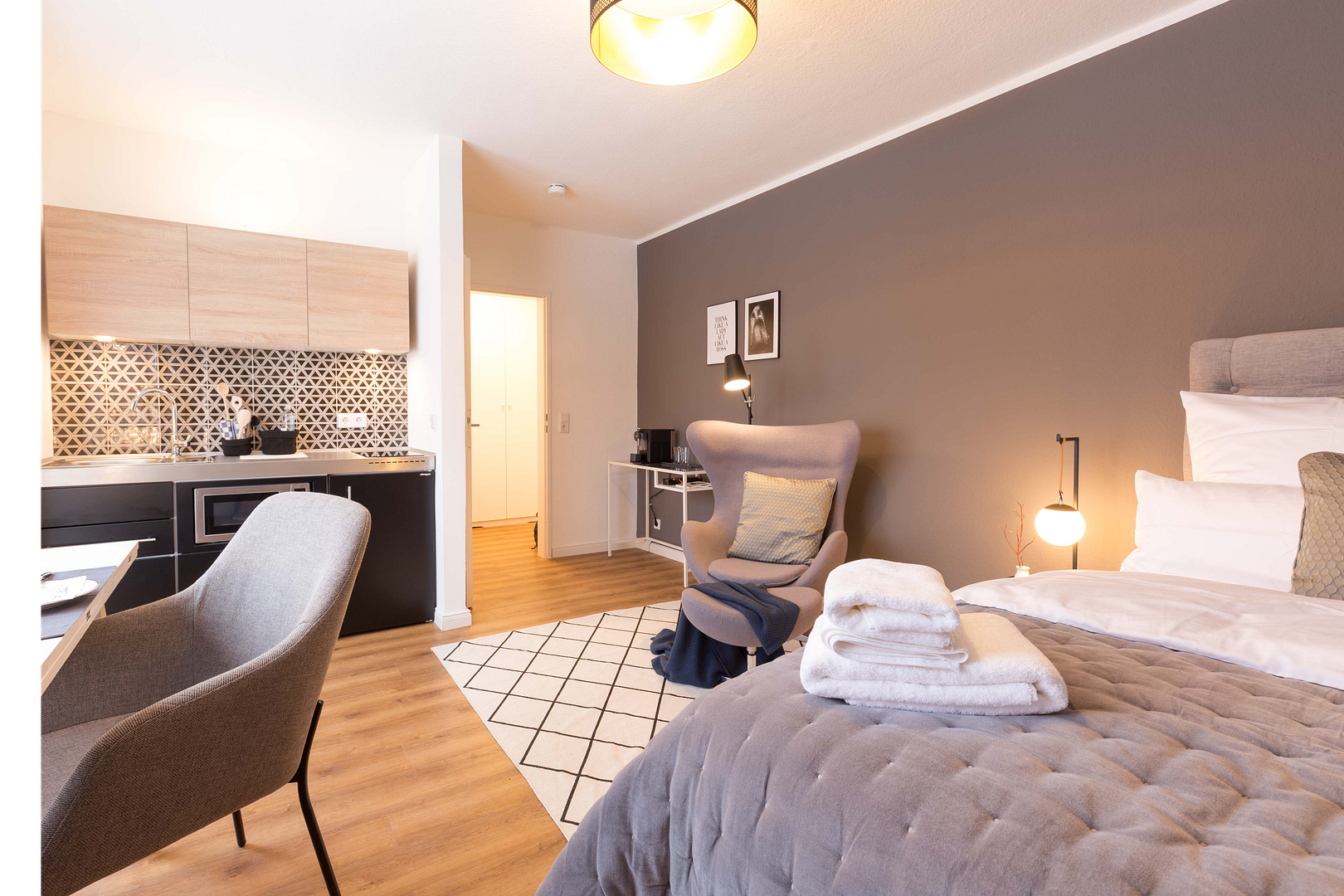 Ankommen statt Möbel schleppen: Voll möbliertes 1-Zimmer-Apartment in Münster – 48159 Münster(Mitte) – Vorschaubild 3