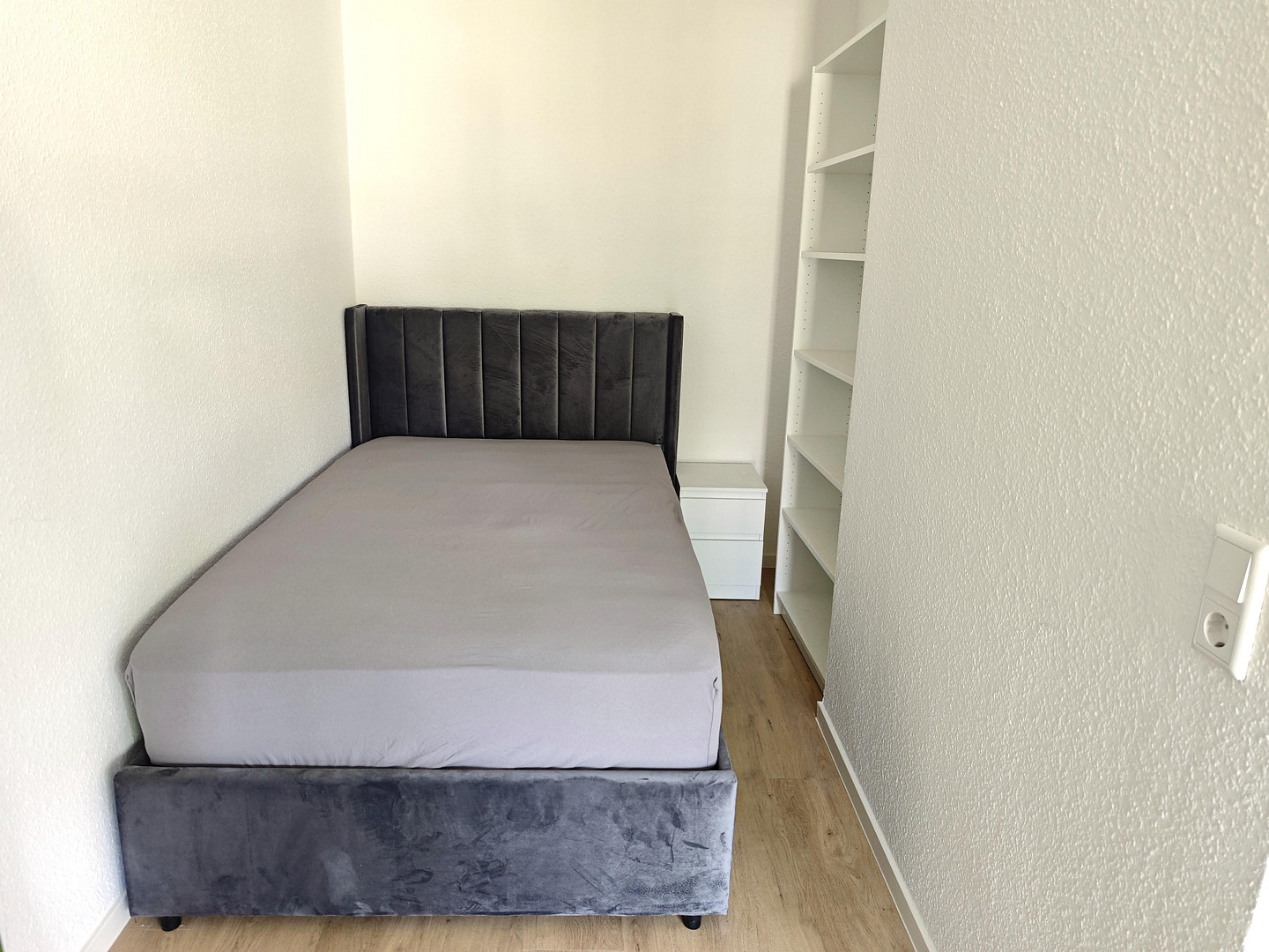Sofort verfügbar: Renovierte, möblierte 1-Zimmer-Wohnung mit Balkon in Mannheimer Bestlage – 68165 Mannheim – Vorschaubild 4