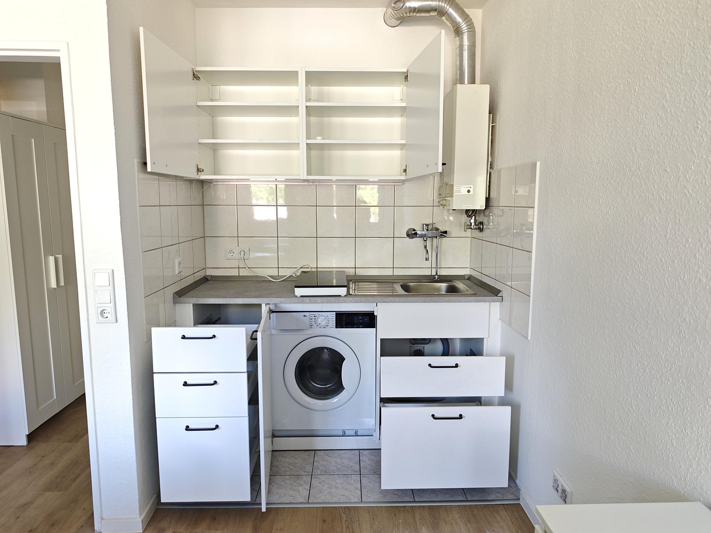 Sofort verfügbar: Renovierte, möblierte 1-Zimmer-Wohnung mit Balkon in Mannheimer Bestlage – 68165 Mannheim – Vorschaubild 9
