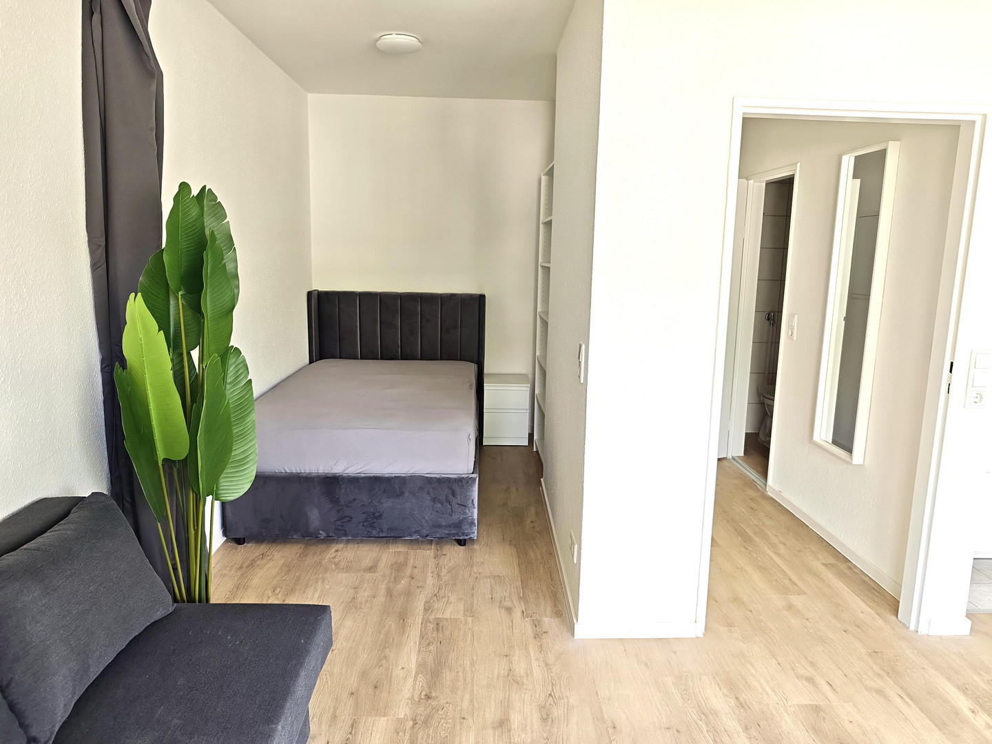 Sofort verfügbar: Renovierte, möblierte 1-Zimmer-Wohnung mit Balkon in Mannheimer Bestlage – 68165 Mannheim – Vorschaubild 3
