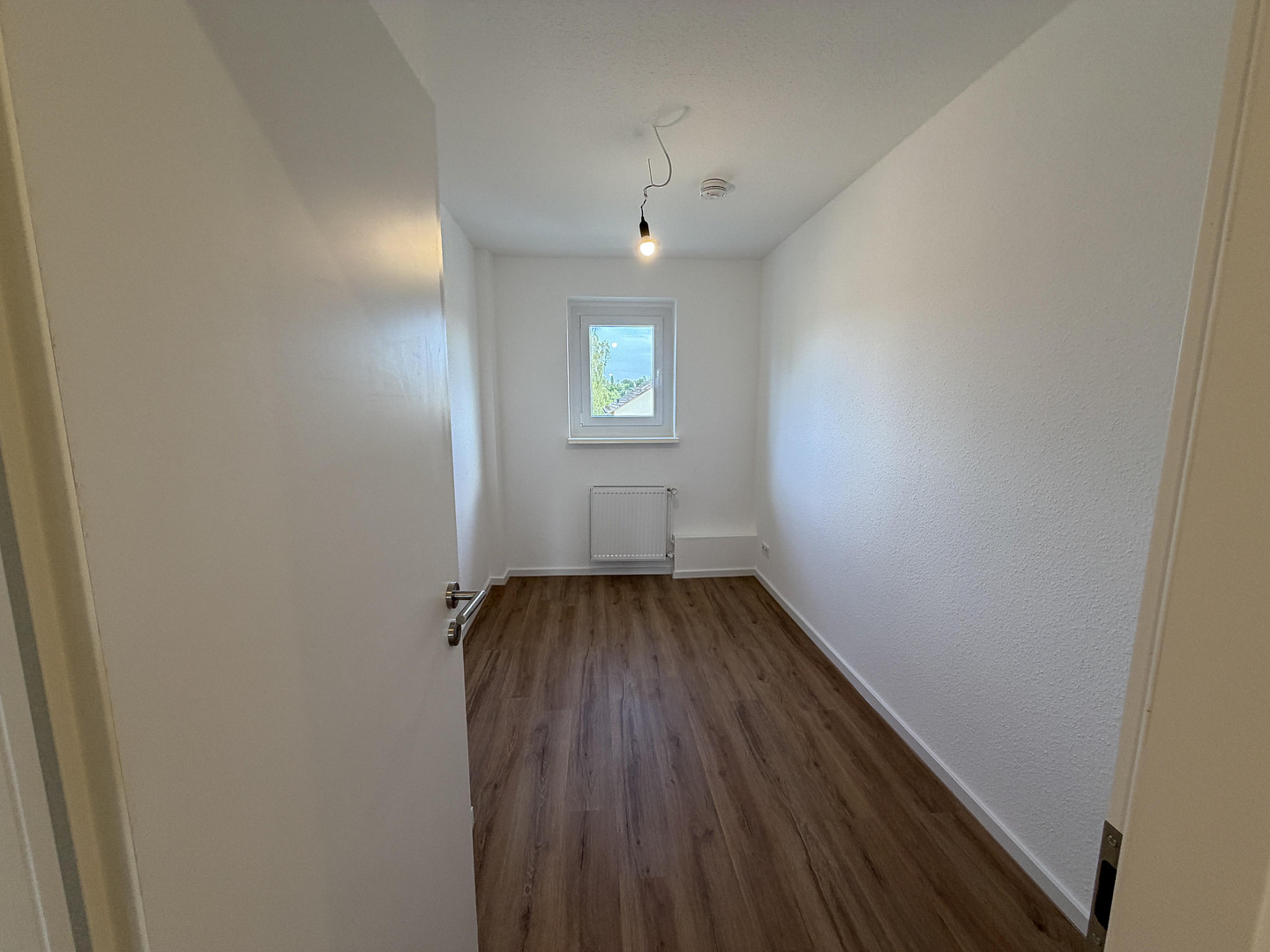 Kernsanierte 4-Zimmer-Wohnung in Wiesbaden – 65199 Wiesbaden – Vorschaubild 5