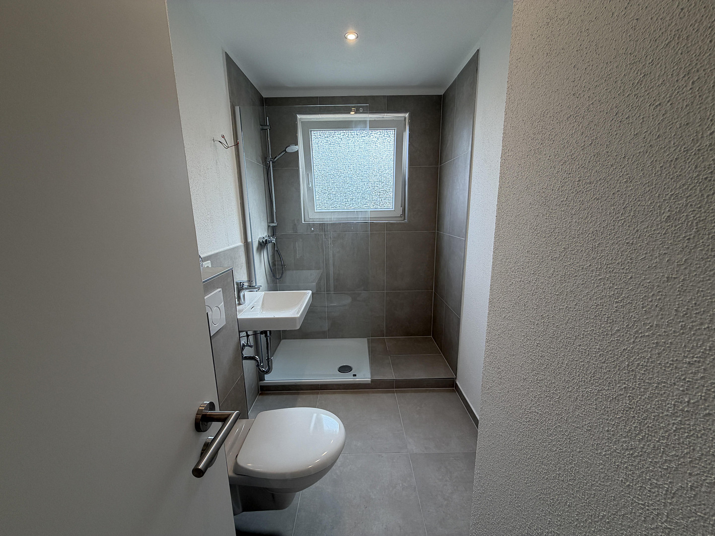 Kernsanierte 4-Zimmer-Wohnung in Wiesbaden – 65199 Wiesbaden – Vorschaubild 11